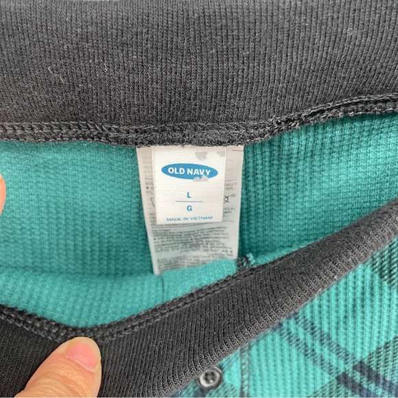 OLD NAVY WOMEN'S THERMAL HOLIDAY PRINT PAJAMA SET SIZE LARGE - Picture 2 of 6